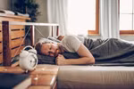 Nguy cơ đau tim cao hơn ở những người ngủ quá ít hoặc quá nhiều