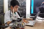 Cậu bé robot, viết phầm mềm cho người máy từ...bé tí