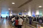 Tạo điều kiện nhập cảnh đối với người nước ngoài, người Việt Nam cùng thân nhân 