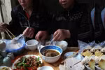 Vui buồn đám cưới quê