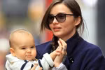 Nhóc tì 10 tháng của Miranda Kerr... trêu các tay săn ảnh