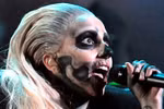 Lady Gaga hóa trang thành quỷ