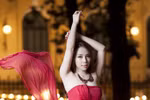  Quỳnh Nga hất váy trong đêm Hà Thành se lạnh 