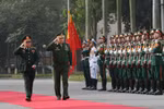 Đừng xem Việt Nam là "miếng bánh"