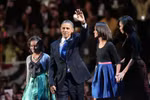 Gia đình Obama xuất hiện sau khi giành chiến thắng