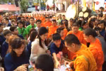 Suthep, Yingluck tạm nghỉ biểu tình để ăn Tết với những người ủng hộ