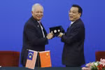 Phát biểu và nhận định đáng chú ý về việc Thủ tướng Malaysia thăm Trung Quốc
