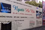 Vì sao Thanh tra Sở cắt băng rôn của Hồng Nhung, Mỹ Linh trong đêm?