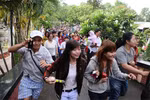 Những nụ cười lạc lõng trong lễ tang Wanbi Tuấn Anh