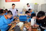 Một ngày học trực tuyến của học sinh, sinh viên không nên quá 5 giờ