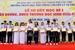 Bộ Giáo dục tặng bằng khen cho 1.355 học sinh giỏi quốc gia