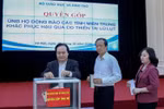 Năm 2020, ngành giáo dục ra sức hỗ trợ thầy trò miền Trung vượt qua bão lũ