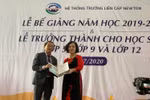 Trường Newton có hiệu trưởng mới