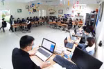 Nghỉ học vì Corona, trường đưa website Học và Thi trực tuyến vào hoạt động