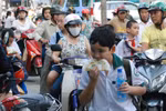 Học sinh mẫu giáo vào mùa…cày chữ