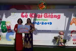 Tặng quà cho 20 giáo viên khó khăn trong ngày khai giảng