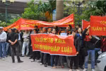 Hàng trăm cư dân bao vây sàn giao dịch chung cư Đại Thanh