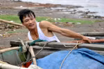 Bão tan, người dân lại hối hả chuẩn bị ra khơi