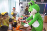 Ngập tràn niềm vui ngày Tết Thiếu nhi đầu tiên của Lớp học Hy vọng