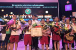 Học sinh tiểu học chế tạo hệ thống thủy điện từ nguồn nước thải khu chung cư