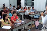 Bộ Giáo dục nên bỏ hệ đào tạo tại chức?