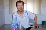 Hai tháng không ngủ, chỉ ăn 1 chén cơm nhưng uống 35 lít nước mỗi ngày