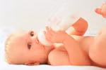Cùng bé rèn luyện đôi tay để phát triển trí não