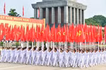 Vững bước dưới ngọn cờ vẻ vang của Đảng