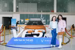 Khách Việt tự tin chọn ô tô điện là chiếc xe đầu tiên
