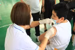 Đẩy nhanh tiêm vaccine COVID-19 để bảo vệ trẻ khi đến trường 