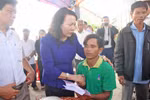 Bộ Giáo dục tới thăm hỏi, động viên gia đình học sinh bị đuối nước ở Quảng Nam