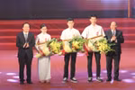 Đằng sau những tấm huy chương là biết bao công lao khó nhọc của các bậc cha mẹ