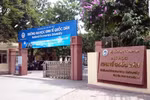 "Nếu biết trước học phí tăng hàng năm, tôi không chọn Đại học Kinh tế quốc dân"