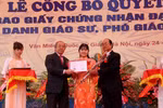 Danh tính 1.200 giáo sư, phó giáo sư năm 2017