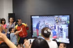 Xạ thủ Hoàng Xuân Vinh chia sẻ đam mê cùng các bạn nhỏ nhân dịp Tết Thiếu nhi