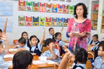 Giáo viên có bắt buộc phải gấp rút học chứng chỉ ngoại ngữ hay không?