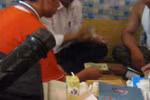 Clip: 4 thầy giáo chơi trò “đỏ đen” trong khuôn viên nhà trường