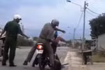 Vụ ngược đãi dân ở Bình Thuận: Độc giả đòi ‘đuổi cổ ra khỏi ngành’