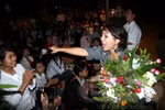 Thái Thùy Linh hát trong đêm sương cùng học sinh Nậm Mười