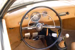 Volkswagen Karmann Ghia cổ trên phố Sài Gòn