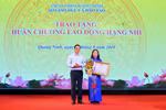 Giám đốc sở Giáo dục và Đào tạo Quảng Ninh nhận Huân chương Lao động hạng nhì