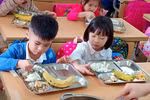 Con tăng cân và khỏe mạnh hơn khi chuyển sang thực đơn cân bằng dinh dưỡng