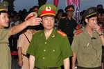 Đình chỉ công tác 2 Công an Thành phố Hạ Long hành hung đồng đội