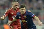 VIDEO: Messi bị Ribery biến thành gã hề