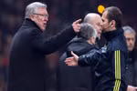 Sir Alex bừng bừng nổi giận, bỏ họp báo vì thẻ đỏ