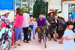 Đang xét nghiệm vụ 35 kg thịt gà ôi thiu tuồn vào Trường Tiểu học Chu Văn An