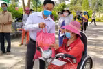 Thầy cô góp gạo giúp học trò khó khăn trong mùa Covid-19