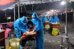 Có lúc như kiệt sức, nữ sinh trường y quyết không rời chốt xét nghiệm thần tốc
