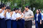 Thủ tướng thăm trường dân tộc nội trú và gia đình chính sách tại An Giang