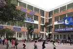 Chủ tịch quận Hoàng Mai đi đâu khi người ta trí trá cả nước uống cho học trò?